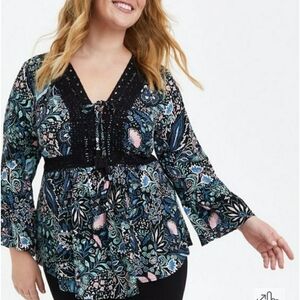Torrid (EUC) Floral Babydoll  Boho Gauze Crochet Trimmed Top Size 1